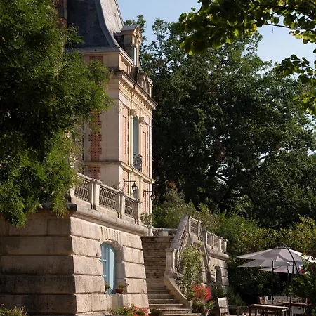 Enjoy Residencé Château De Monbrison, For Two Guests Appartement