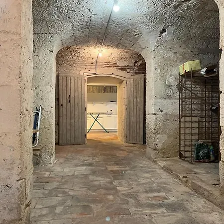 Enjoy Chateau De Monbrison, For Two Guests * Saint-Michel (Tarn-et-Garonne)